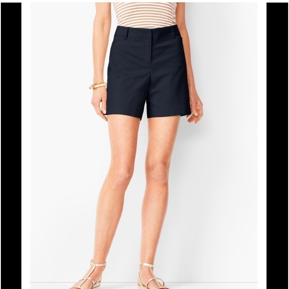 Talbots 5” Perfect Shorts in Black, Size 10. Stretch chino style